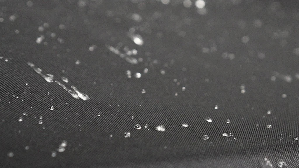 Wassertropfen auf dem 36" Griddle Cover