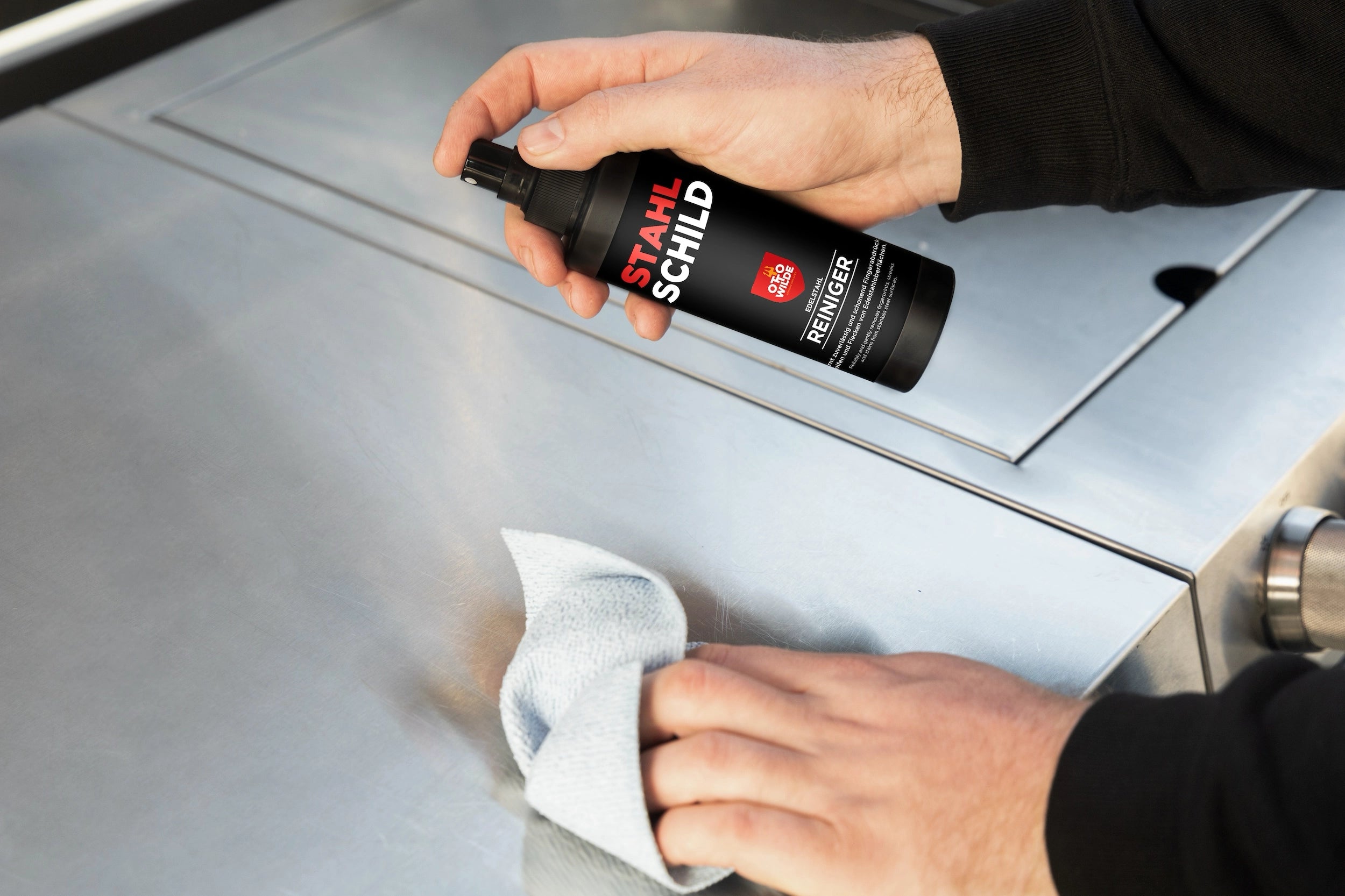 Anwendungsbild Otto Wilde Edelstahlreiniger Stahlschild, 200ml