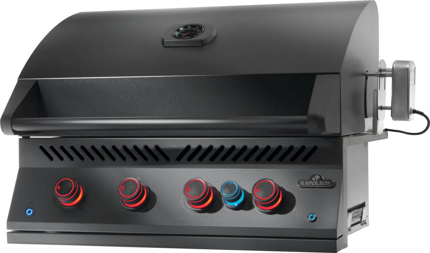 Napoleon Serie 700 32", negro mate, parrilla integrada, incluye asador
