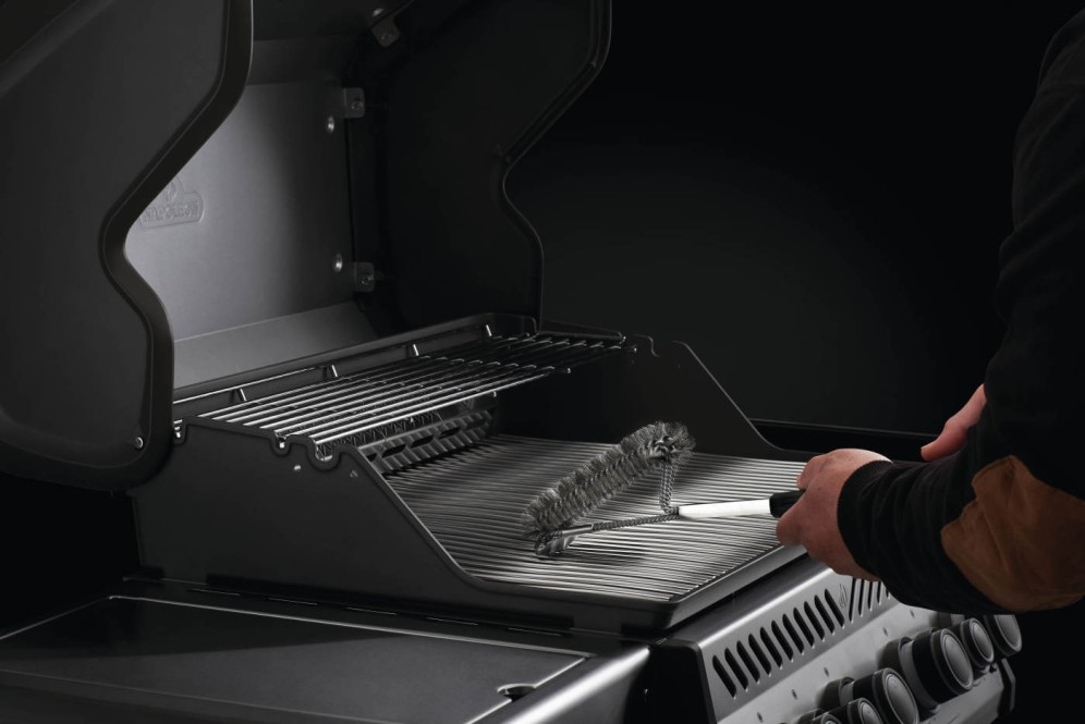 Anwendungsbild Napoleon Edelstahl Grillbürste