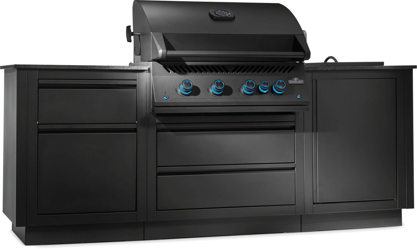 Napoleon OASIS 105 outdoor kitchen with 32-inch built-in grill from the 700 series