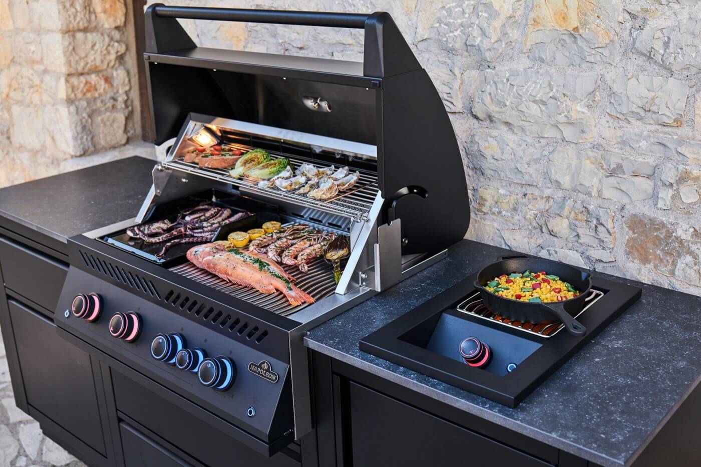 Napoleon OASIS 105 outdoor kitchen with 32-inch built-in grill from the 700 series