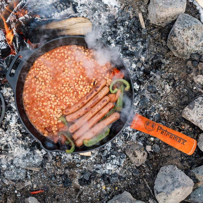 Anwendungsbild Petromax Feuerpfanne fp35 mit Stiel