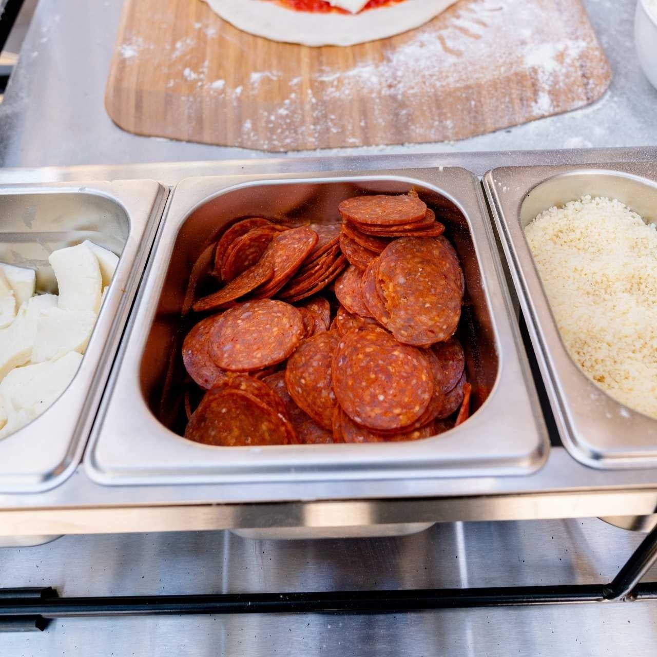 Anwendung Ooni Pizzabelag-Container - Medium UU-P0D400