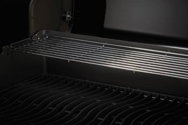 Napoleon Rogue XT 425, con zona sfrigolio, nero