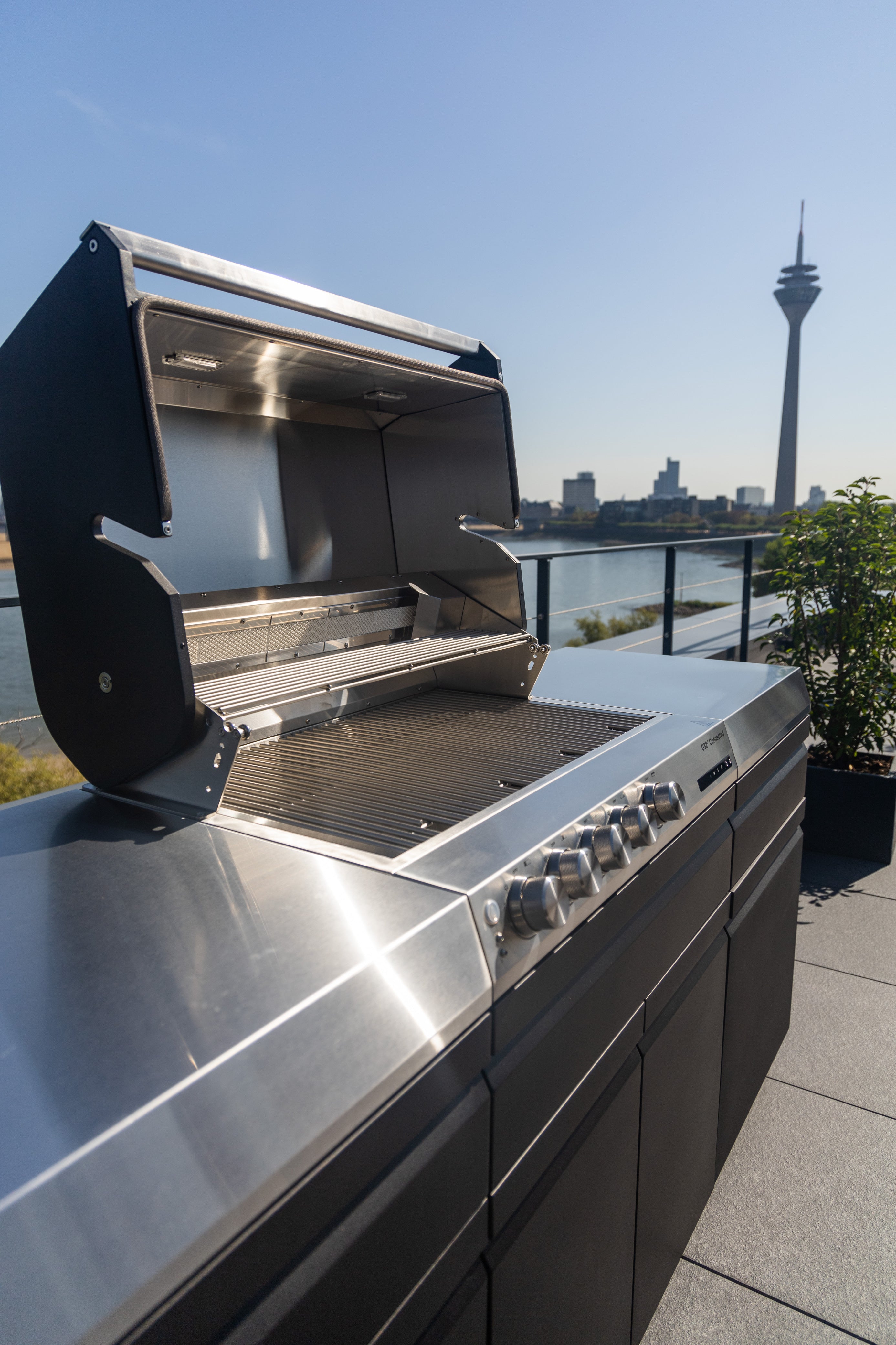 Otto Wilde G32'' Connected with side shelves, 2 doors (NEW MODEL)