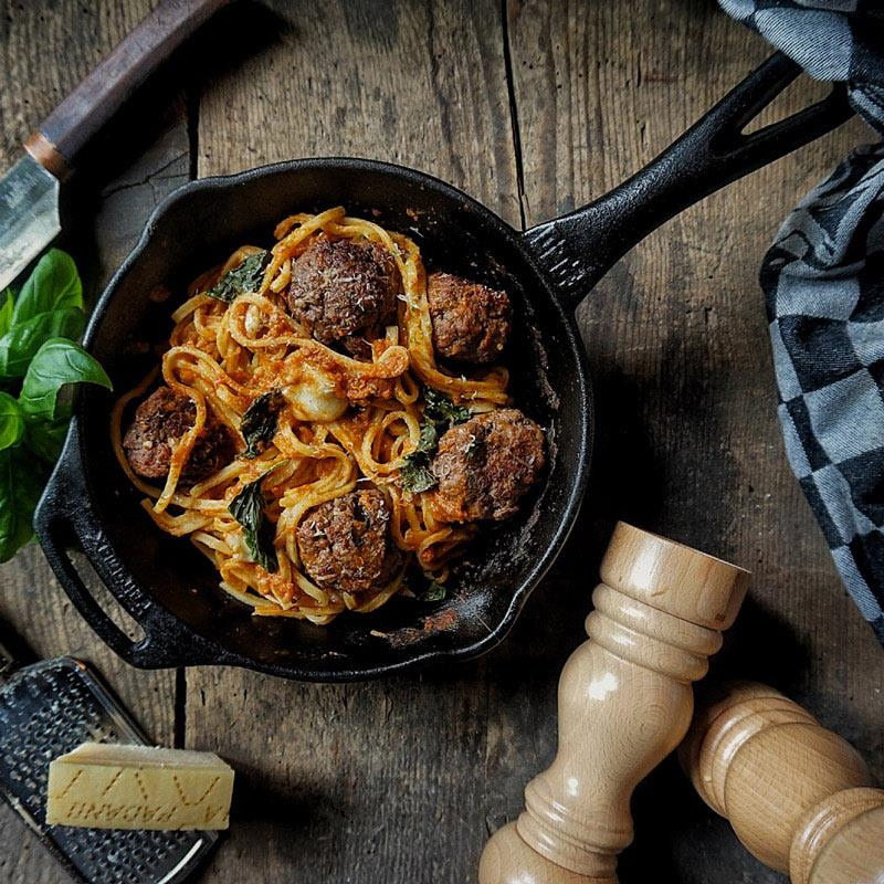 Anwendungsbild Petromax Feuerpfanne fp20 mit Stiel