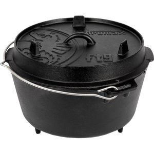 Produktbild gusseiserner 9er Dutch Oven mit Füßen, Deckel und Henkel in Frontansicht von Petromax