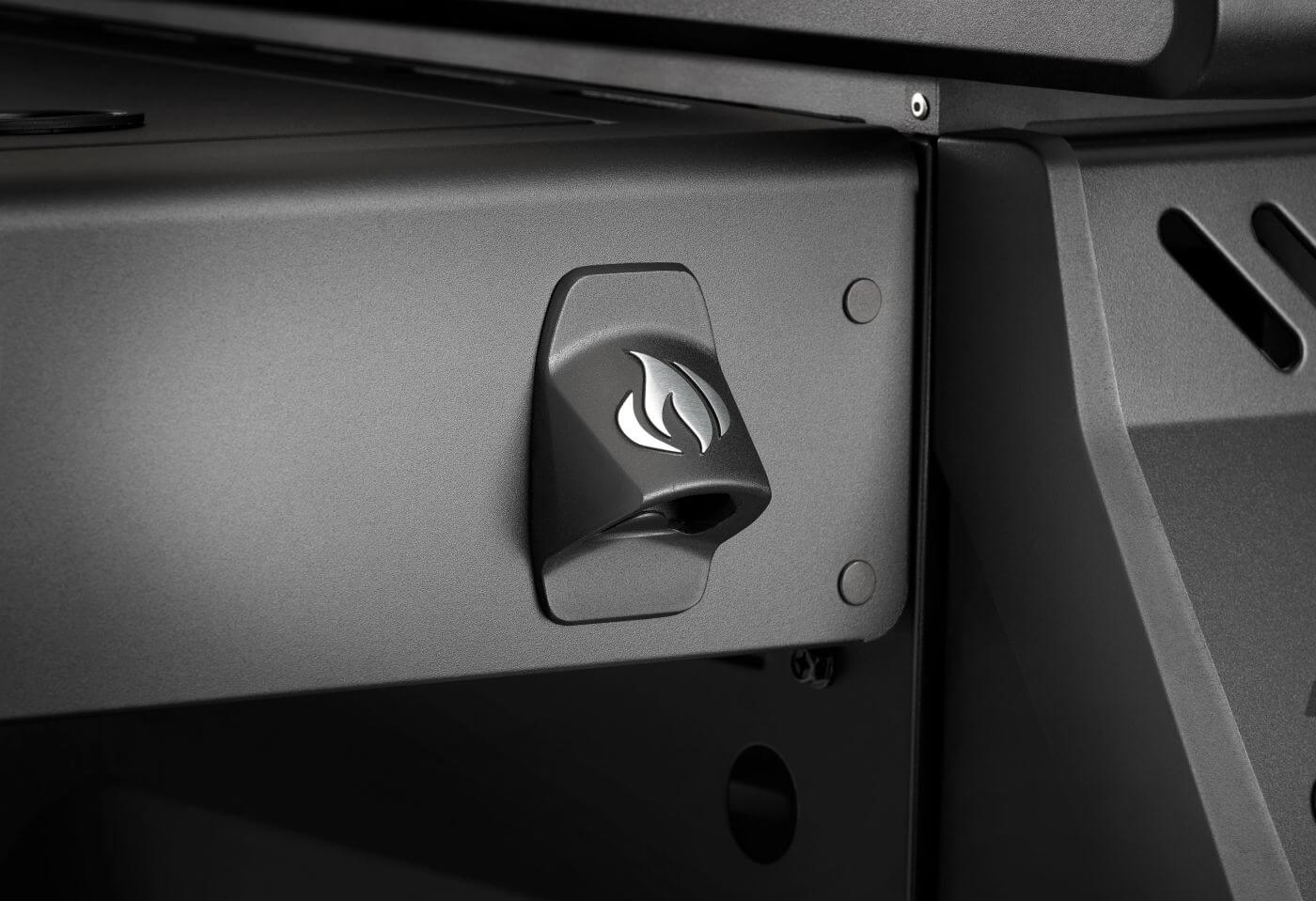 Napoleon Phantom, Rogue® PRO 30 Plancha, SIZZLE ZONE™ Side burner, matt black