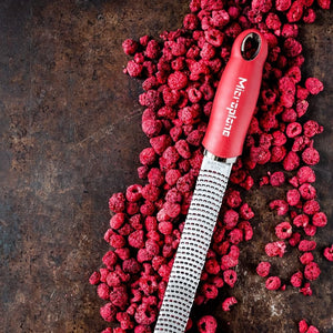 Microplane Premium Zester - Reibe, Granatapfelrot - Grillstar.deMicroplane Premium Zester - Reibe, GranatapfelrotMicroplaneGrillstar.de46127
