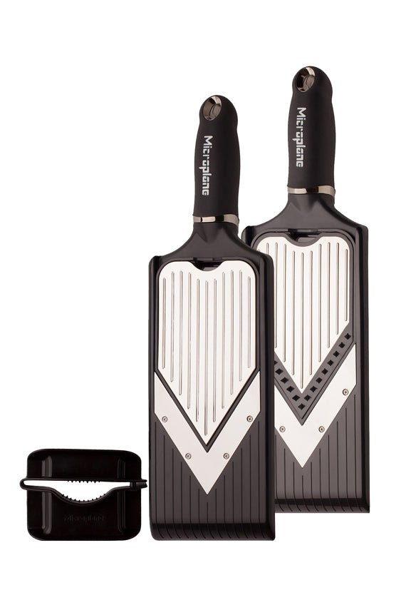 Microplane Verstellbarer V - Hobel mit Julienneklingen - Einsatz - Grillstar.deMicroplane Verstellbarer V - Hobel mit Julienneklingen - EinsatzMicroplaneGrillstar.de48940