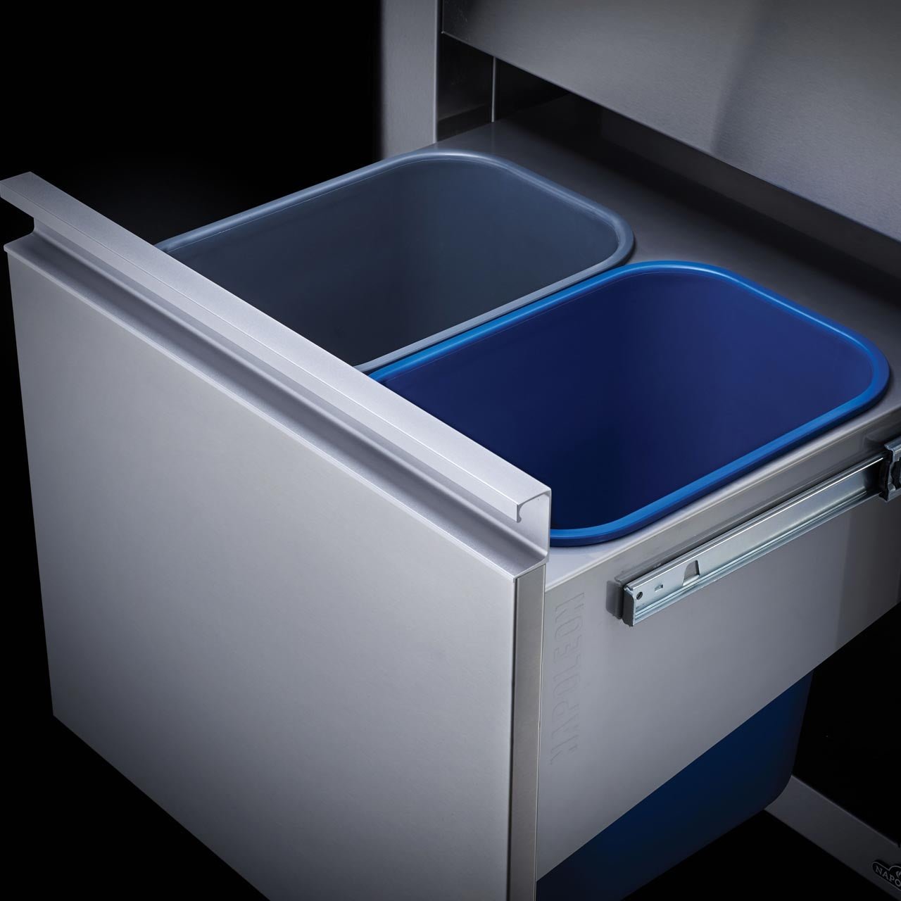 Napoleon built-in cupboard, incl. kitchen roll holder & waste garbage can (46 x 61 cm)