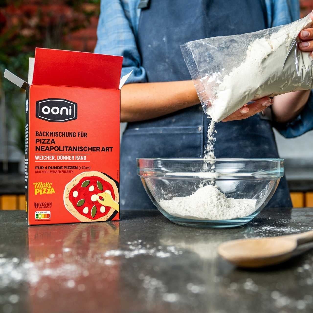 Ooni Backmischung für Pizza Neapolitanischer Art - Backmischung einfach in eine Schüssel geben