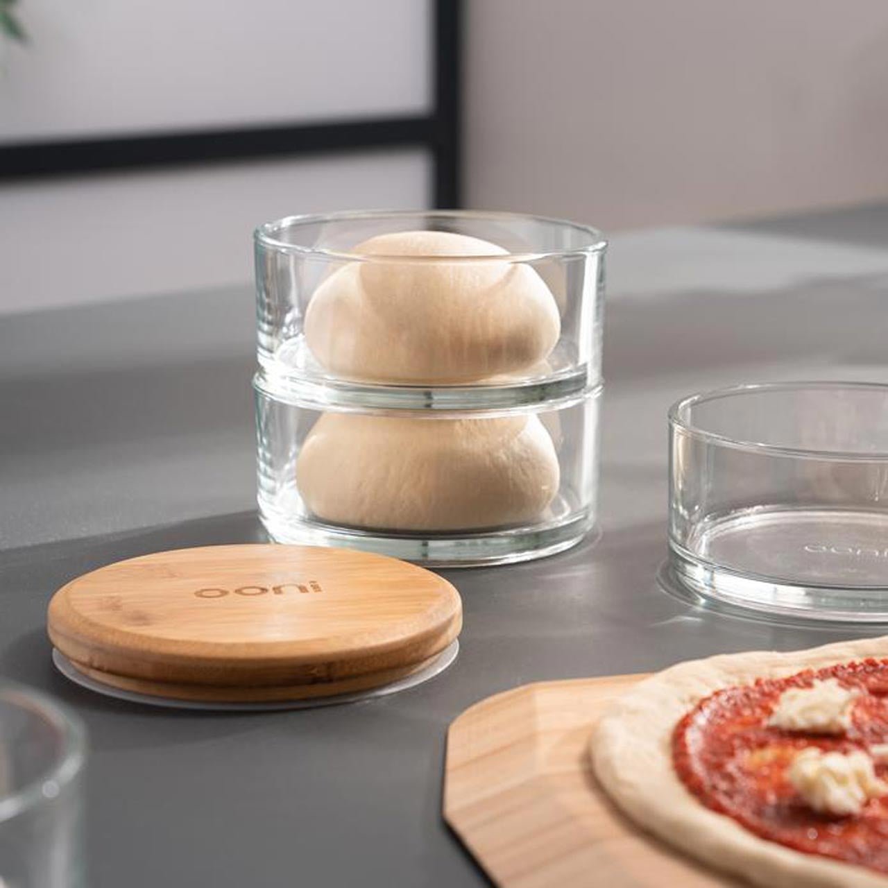 Pizzateig in Ooni Stapel-Gefäßen UU-P0E800