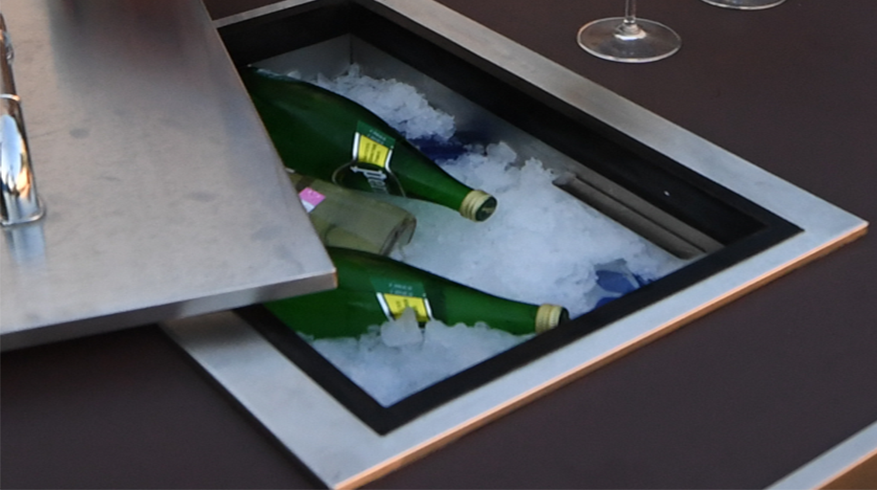 Bull cool box, Built-In